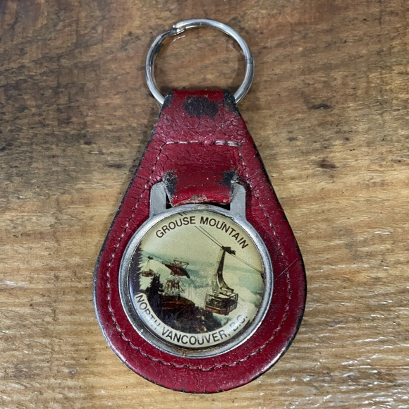 Vintage Grouse mountain keychain - Picture 1 of 6